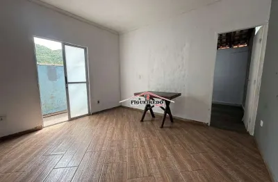 Casa com 2 dormitórios para alugar por r$ 1.050,00/mês - japuí - são vicente/sp