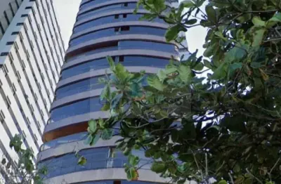 Apartamento na beira mar  4 quartos, 3 suítes com vista privilegiada para o mar.