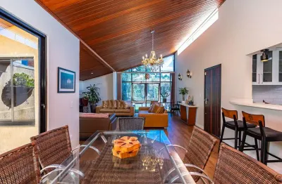 Casa com 2 quartos à venda na rua doutor nelson de souza pinto, 735, são lourenço, curitiba, 119 m2 por r$ 1.500.000