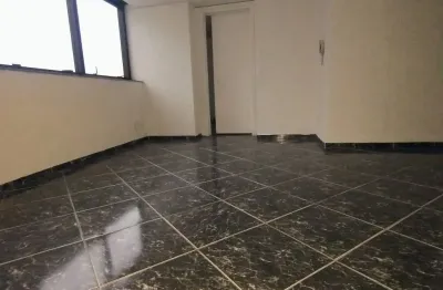 Sala comercial divida em 2 salas - 2 banheiros e vaga de garagem coberta