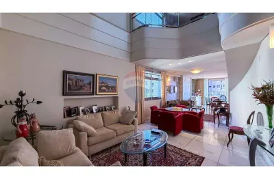 Duplex no belvedere com pé direito duplo,  228m², vista panorâmica e 4 vagas