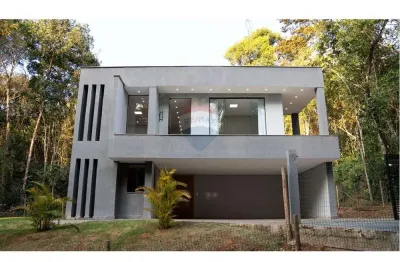 Casa à venda com 6 quartos no condomínio vale da mata em rio acima/mg