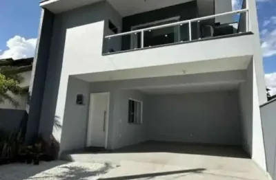 Casa de alto padrão para locação no centro de jaraguá do sul