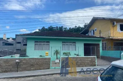 Casa com 3 quartos à venda na rua professor elpídio barbosa, --, trindade, florianópolis por r$ 2.500.000