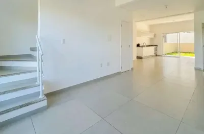 Casa com 3 quartos para alugar na rua jabuticabeira do sul, --, alto ribeirão leste, florianópolis por r$ 5.100
