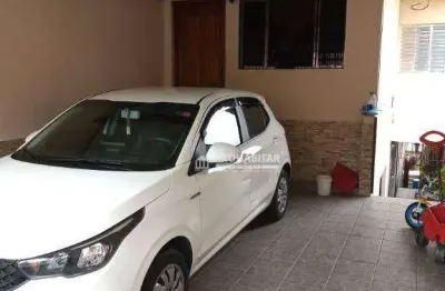 Vendo excelente imóvel com duas casas uma embaixo e outra em cima com 4 dormitórios, sala cozinha e 5 banheiros, água e luz independente ...