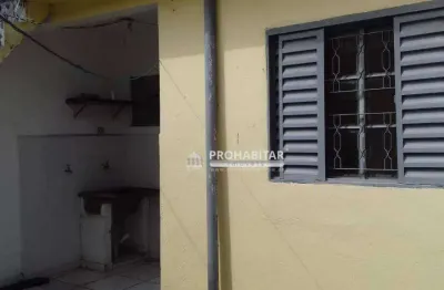 Vendo ótima casa na região do jardim cliper com 2 quartos, sala, cozinha, banheiro, 1 vaga de garagem, quintal, edícula com banheiro e lavanderia.