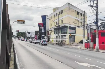 Prédio para alugar na Avenida Guarapiranga, --, Guarapiranga, São Paulo