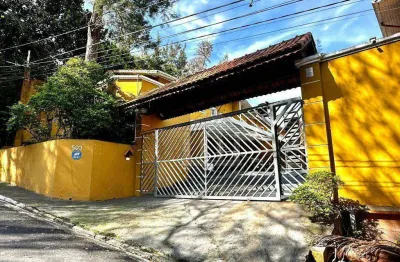 Sobrado reformado à venda em condomínio fechado – próximo à avenida interlagos