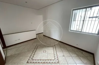 Casa comercial com 2 salas para alugar na Chácara Santo Antônio, São Paulo 