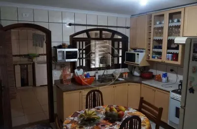 Vendo lindo sobrado com 2 quartos sendo 1 suíte, com sala, cozinha, banheiro, com churrasqueira rep