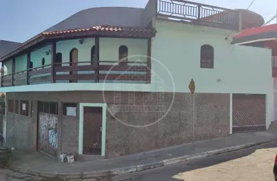 Sobrado com galpão comercial e residencialpara venda e locação no Pq. Grajau