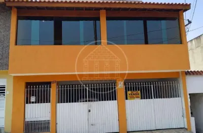 Vendo maravilhoso sobrado com 3 dormitórios, sendo 1 suíte, sala grande para 3 ambientes, cozinha g