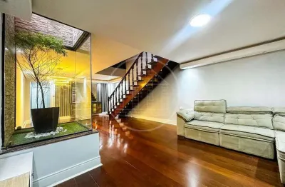 Sobrado reformado com 3 dormitórios à venda no Jardim das Flores