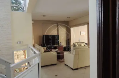 Sobrado com 4 quartos, ótima localização à venda no Jardim Prudência