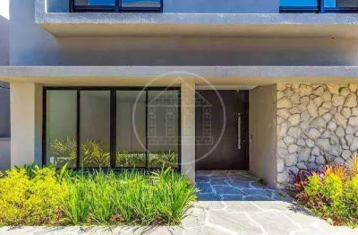 Sobrado em condomínio com 4 dormitórios à venda na Chácara Santo Antônio