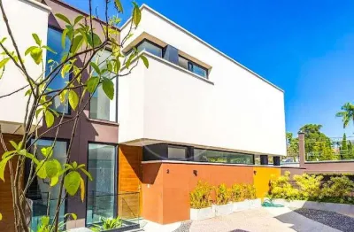 Sobrado em condomínio com 4 quartos à venda no Jardim Cordeiro