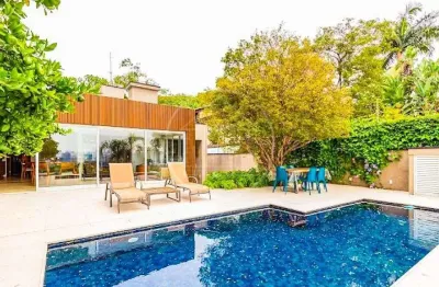 Sobrado de Alto Padrão com 3 quartos à venda no Jardim Everest