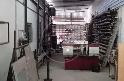 Vendo excelente galpão industrial e comercial com área total/terreno: 2.490,00 m², Excelente locali