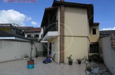 Casa com 4 quartos para alugar no Jardim Maria Rita, São Paulo 