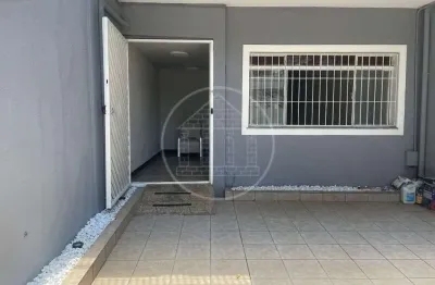 Sobrado com 2 quartos à venda ou aluguel na Vila Santa Catarina
