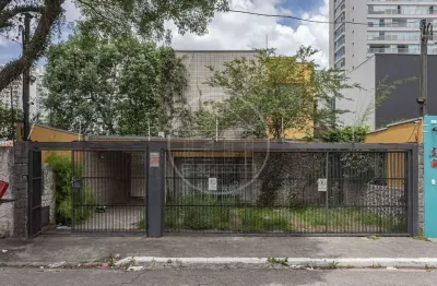 Casa com 2 dormitórios à venda ou aluguel no Brooklin Paulista