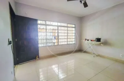 Casa com 3 quartos para alugar no Terceira Divisão de Interlagos, São Paulo 