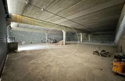 Salão para alugar na Estrada Itapecerica 400m²ou metade para alugar. excelente oportunidade.