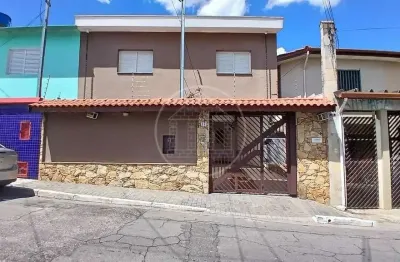 Sobrado à venda no Campo Grande  3 dormitorios totalmente mobiliado e decorado!