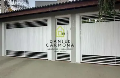 Casa ampla! assobradada com  2 dormitórios, sendo 1 suite!!!