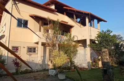 Casa a venda bairro santa maria linear e bom um jardim.