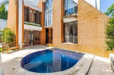 Casa à Venda 376m² Alto de Pinheiros com 4 Suítes e 2 Vagas de garagem - por R$ 3.390.000,00- São Paulo/SP