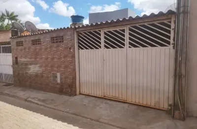 Casa 02 quartos aceita carro sol nascente proximo setor madureira rua com asfalto