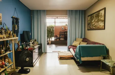 Oportunidade casa top qnl tagutainga otima localização com 02 suites.