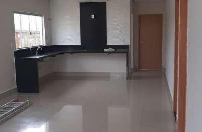 Belissa casa poecelanato e toda reformada com fino acabamento no setor o