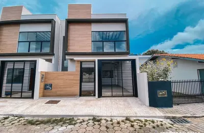 Sobrado com 3 dormitórios à venda, 113 m² por R$ 690.000 - Centro - Penha/SC