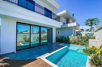 Casa com 4 dormitórios à venda, 232 m² por R$ 2.680.000,00 - Centro - Balneário Piçarras/SC