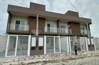 Charme e praticidade: sobrado com amplo living no coração de porto belo