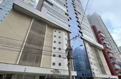 4 suítes com lazer completo no centro da meia praia