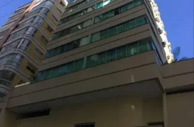 3 dormitórios sendo 1 suíte e 1 demi, 2 vagas individuais!!