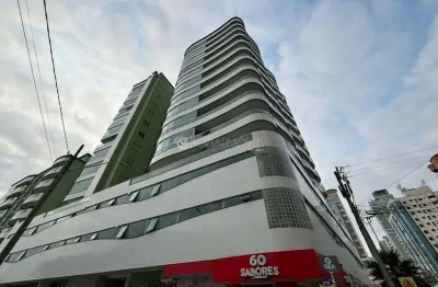 Apartamento mobiliado na quadra-mar em meia praia – 3 dormitórios, 1 suíte, e área de lazer completa