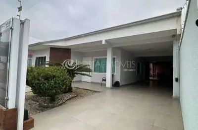 Casa de alto padrão com piscina e espaço gourmet em itapema – 3 dormitórios e suíte com banheira