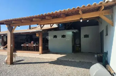 Casa de 3 suítes mobiliada com ampla área externa e churrasqueira em itapema