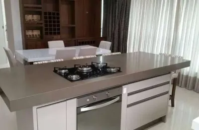 Luxo e conforto no residencial villa toscana: 3 suítes e área privativa de 135m² em meia praia