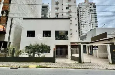 Casa com 6 quartos à venda na Rua 412, 68, Morretes, Itapema
