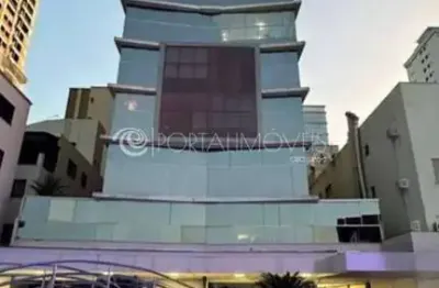 Ocean tower frente mar: 4 suítes, 3 vagas e área de lazer completa por r$ 6 milhões