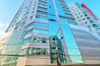 Luxo e sofisticação a 300 metros do mar – apartamento mobiliado com 3 suítes e 3 vagas no centro de itapema