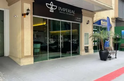 Ampla sala comercial no torre di maré: 127m² privativos e localização privilegiada em meia praia