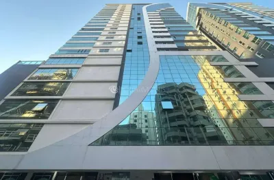 Luxo de frente para o mar em meia praia – 4 suítes mobiliadas com 3 vagas