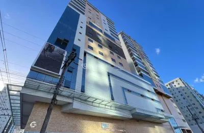 Duplex de alto padrão com 3 suítes e 3 vagas – mobiliado e a poucos metros do mar em meia praia